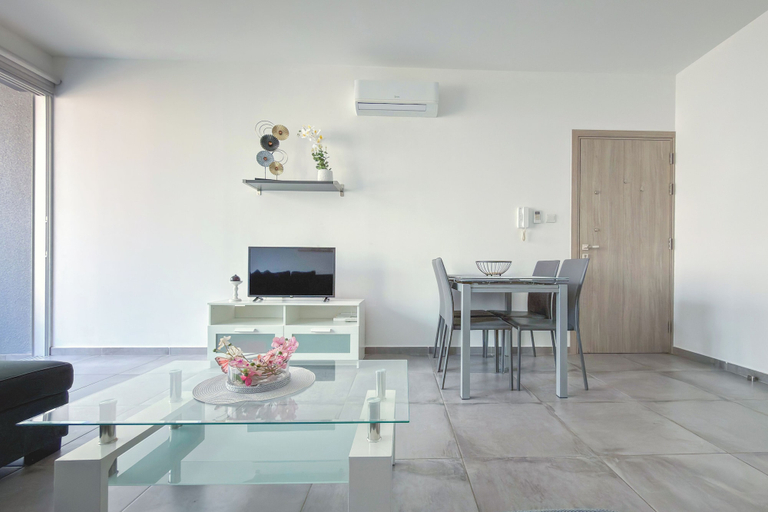 Living area 5, Modern 1BR Apartment in Strovolos