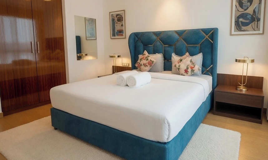 Room 3, Fortune Home Service Apartment E120 3BHK, Delhi