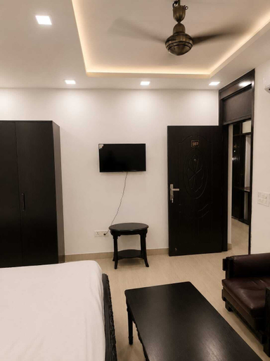 Room 4, Roomshala Hotel Signature Villa, Delhi
