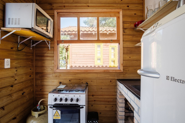 Private kitchen 3, Cozy Cabin 10 min From Praia do Rosa Prj025, Imbituba