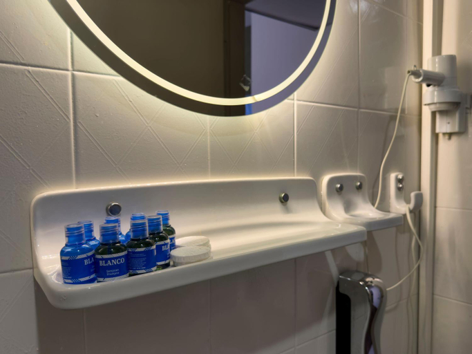 Bathroom 3, Güleryüz Hotel 2, Antalya