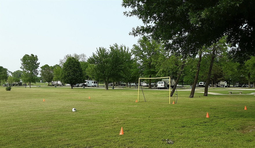 Property grounds 4, Grand Lake O' The Cherokees RV Resort, Delaware