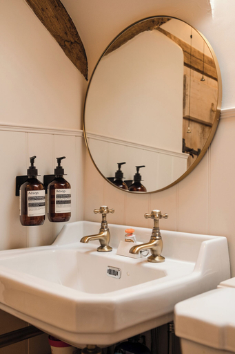 Bathroom 4, Boutique Cottage near Soho Farmhouse, Oxfordshire