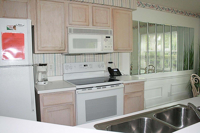 Private kitchen 4, 501 2 Bedroom Villa, Brunswick