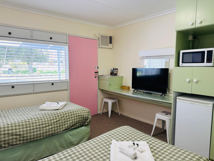 Bedroom 2, Stonez Boutique Accommodation, Hepburn - West