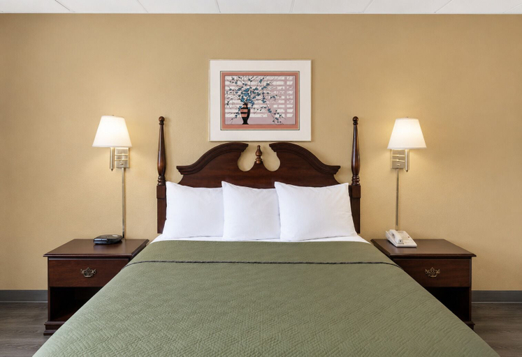 Bedroom 5, Lincoln Way Inn, Franklin
