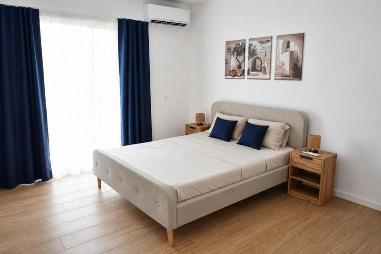 Room 2, Coastal Oasis