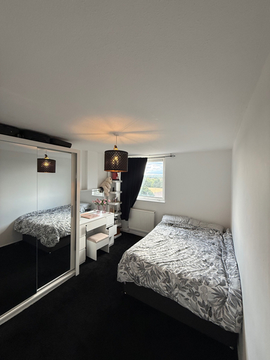 Room 5, Apartment Sleeps 2 With Free Parking, London