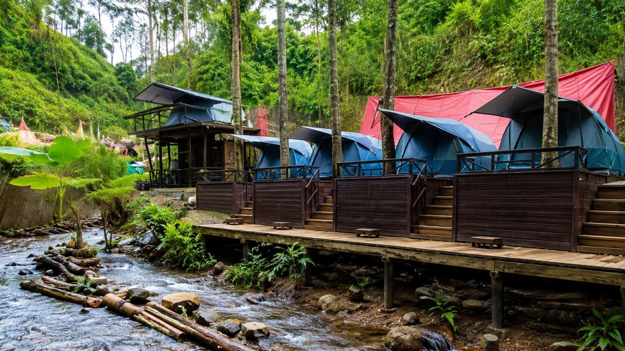 Exterior, Cozzy Valley Rahong, Bandung