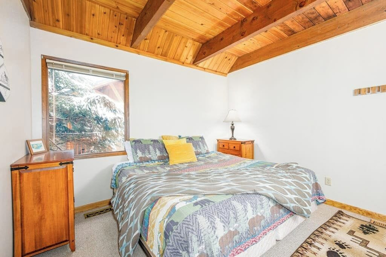 Interior 4, Two-bedroom Plus Loft Chalet w/ Mountain Views, Anchorage