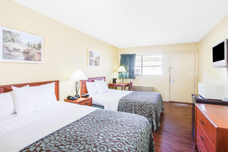 Bedroom 4, Days Inn by Wyndham Athens, Athens