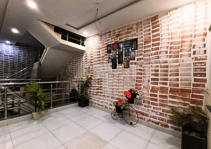 Public Area, Hotel Royal Comfort, Lahore