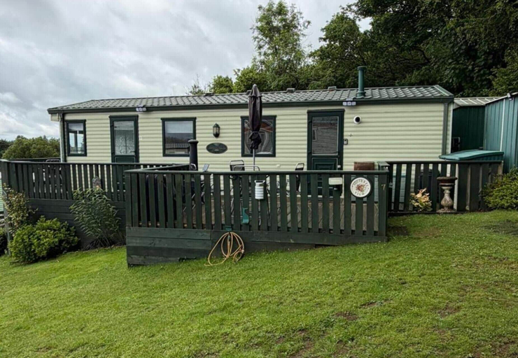 Property grounds 3, Family & Dog Friendly 2-bed Caravan, Sleeps 6, Dumfries and Galloway