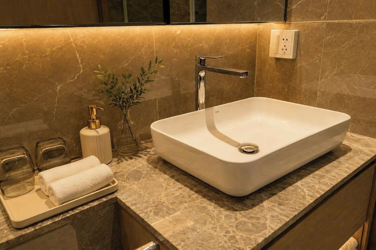 Bathroom 3, The Opera Residence - Pool & Sauna, District 2