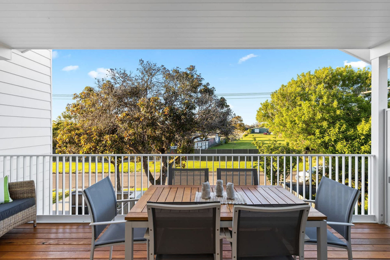 Room 2, Oakwood Retreat in Rosebud, Melbourne