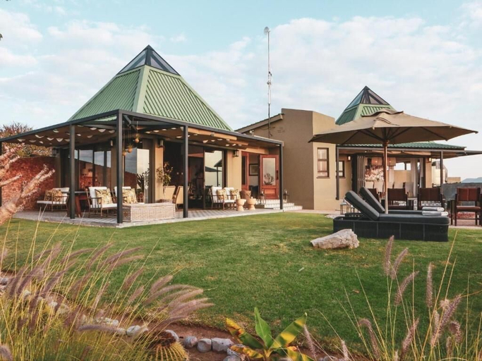 Terrace/patio 2, Otjiwa Mountain Lodge, Omatako