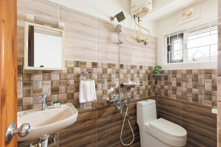 Bathroom 2, Pearl Nest by Red Oliveindiranagarnr Manipal, Bangalore