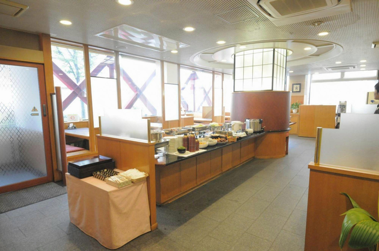 Food & Drinks 5, Hotel Suncrest, Konan