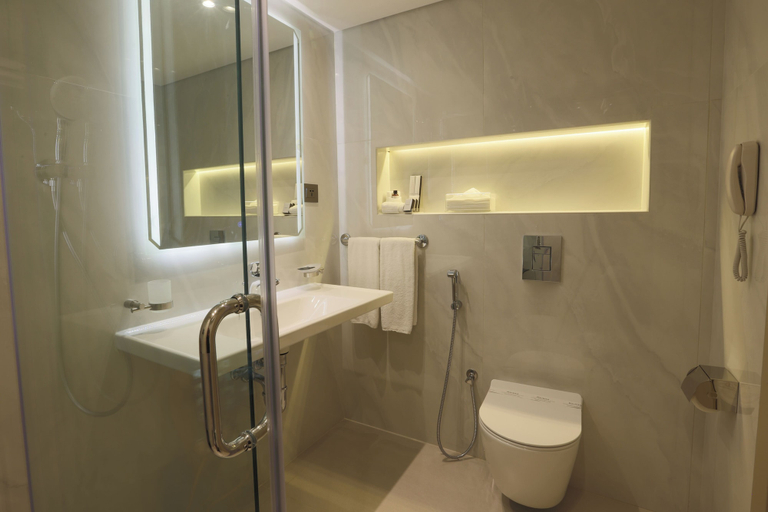 Bathroom 5, Riviera Hotel Beirut, Beirut