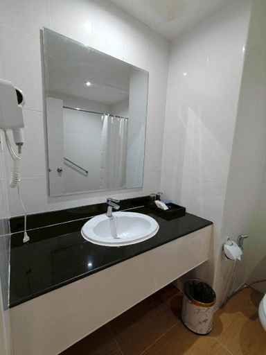 Bathroom 3, The Hill Hotel, Pak Chong