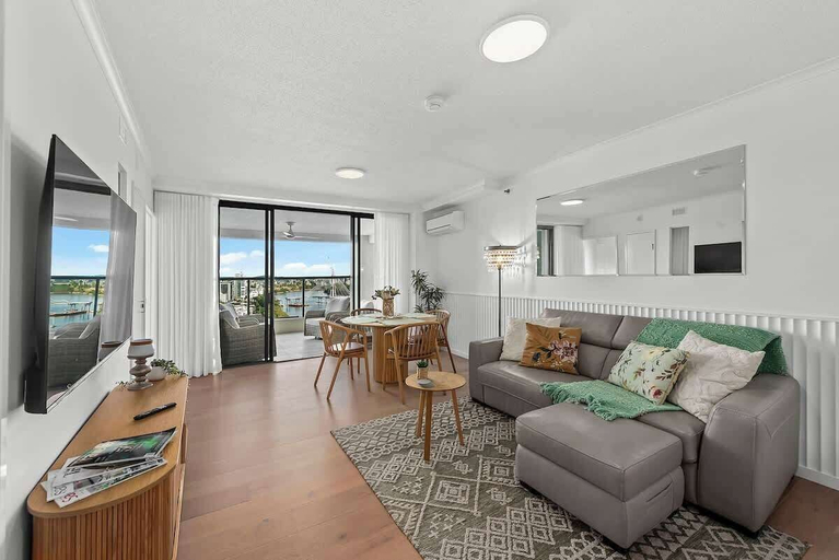 Interior 4, Stunning! 2bed, 1bath, 1car, Views ~ CBD, Brisbane