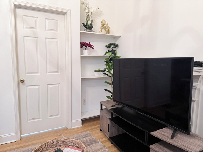 Interior 4, Perfect 1-bedroom apartment, DeKalb
