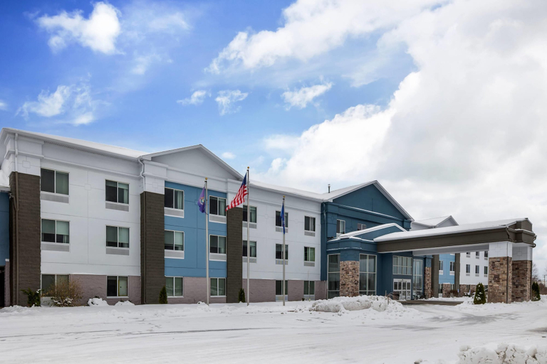 Exterior & Views 1, Comfort Inn & Suites, Berrien