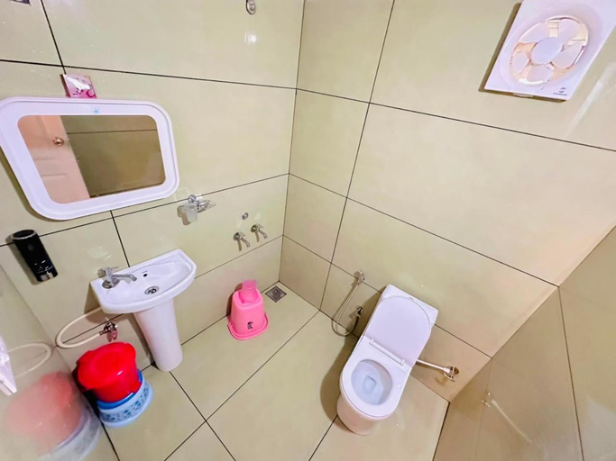 Bathroom 3, The Chill Inn ''Families Only'' By Green Leaves, The Nilgiris
