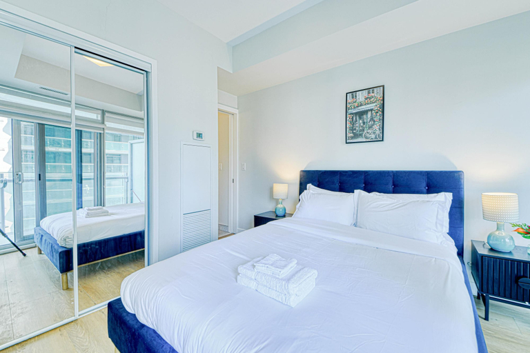 Room 3, Maple District Hotel, Toronto