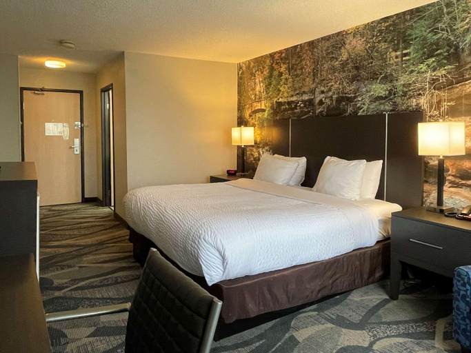 Bedroom 3, Clarion Pointe Fairborn near Wright Patterson AFB, Greene