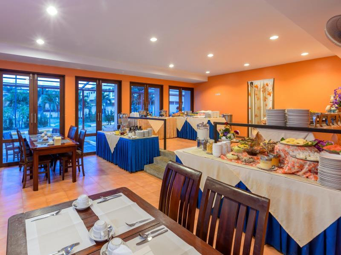 Food & Drinks 4, Chaiyapruek Suites, Pattaya
