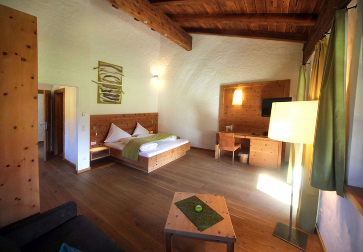 Room 4, Falkensteiner Camping Grubhof, Zell am See