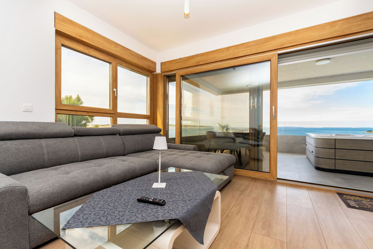 Living room 5, Apartment Luxury Beachfront Jacuzzi Suite With Sea View, Povljane