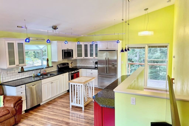 Interior 2, Bright 1BR Girdwood Home w/ Walk-in Closet & Studio, Anchorage