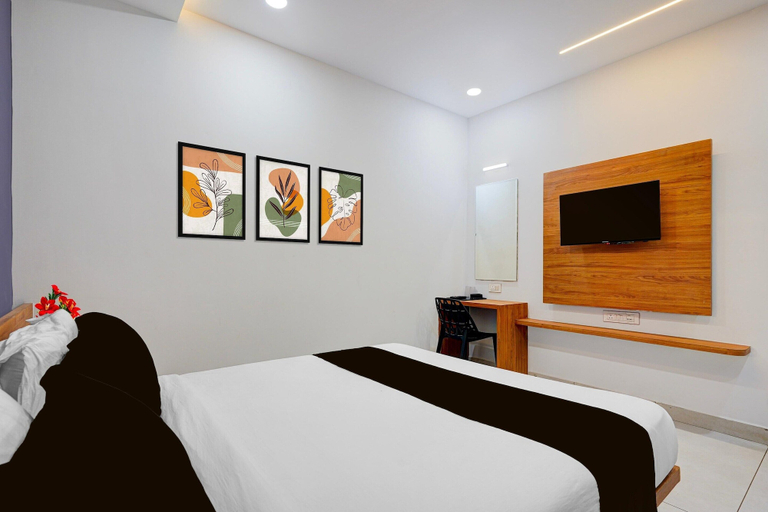 Room 5, Deluxe Brookefield Mall Bangalore, Bangalore