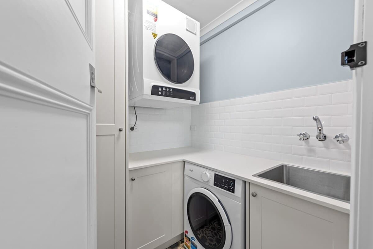 Interior 4, The Fireplace! 1 Bed/1 Bath/1 Car ~ New Farm, New Farm