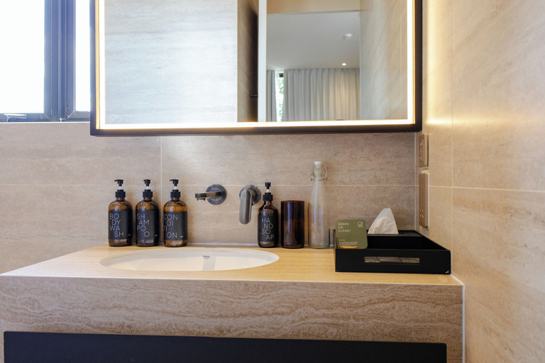 Bathroom 3, The Elan by OXO, Badung