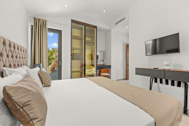 Room 3, Villa Kim Momjan With Pool and Spa, Buje
