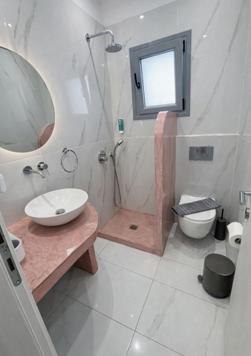Bathroom 5, Zacharakis Studios, South Aegean