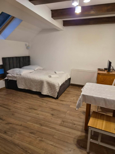 Bedroom, Gosciniec Zapiecek, Kłodzko