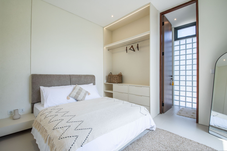 Room 4, Casa Rio-beautiful 3br Villa Center Seminyak, Badung