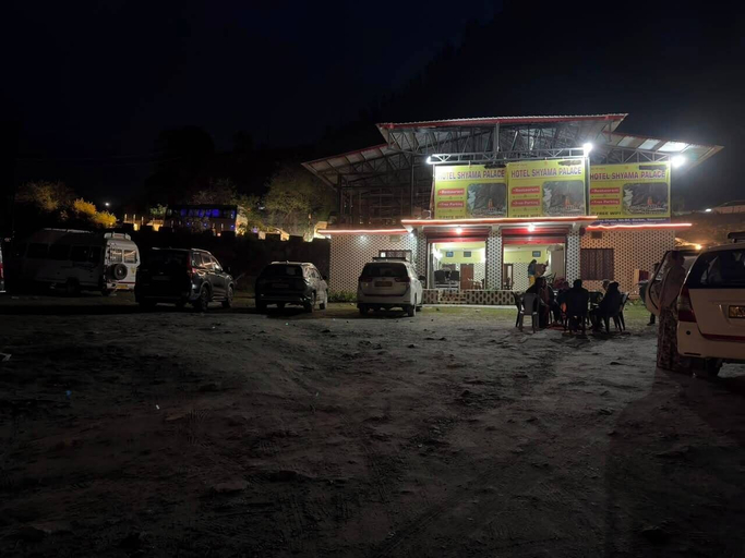 Parking 4, Hotel Shyama palace, Uttarkashi