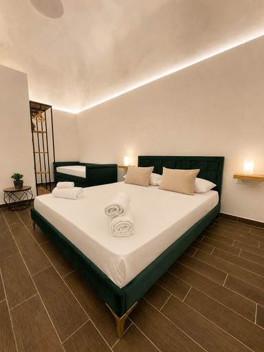 Bedroom 5, Palazzo Belmosto, Napoli