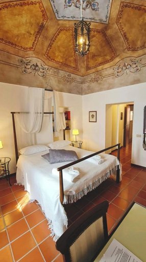 Room 5, Palazzo Ducale Suites & Restaurant, Teramo