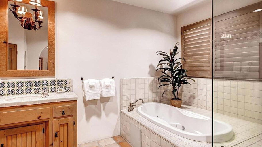 Interior 4, Solitude I by Avantstay Vineyard Views + Jetted Tub Paso Wine Country, San Luis Obispo