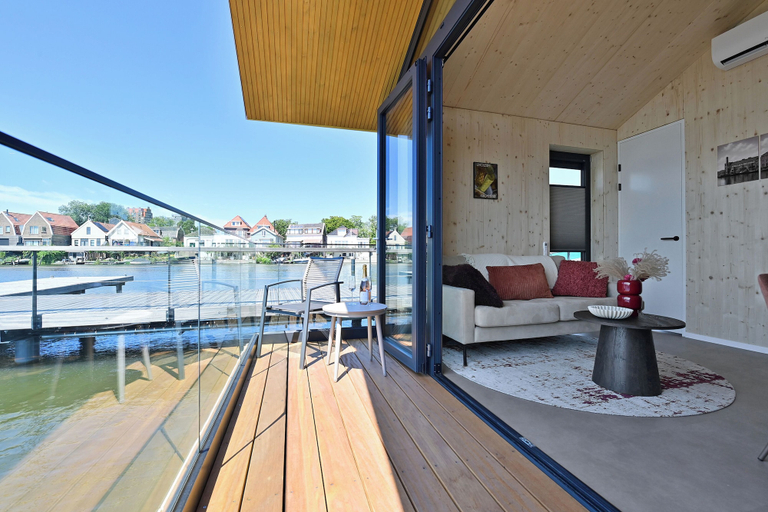 Property grounds 3, Harbour Lodges, Zaanstad