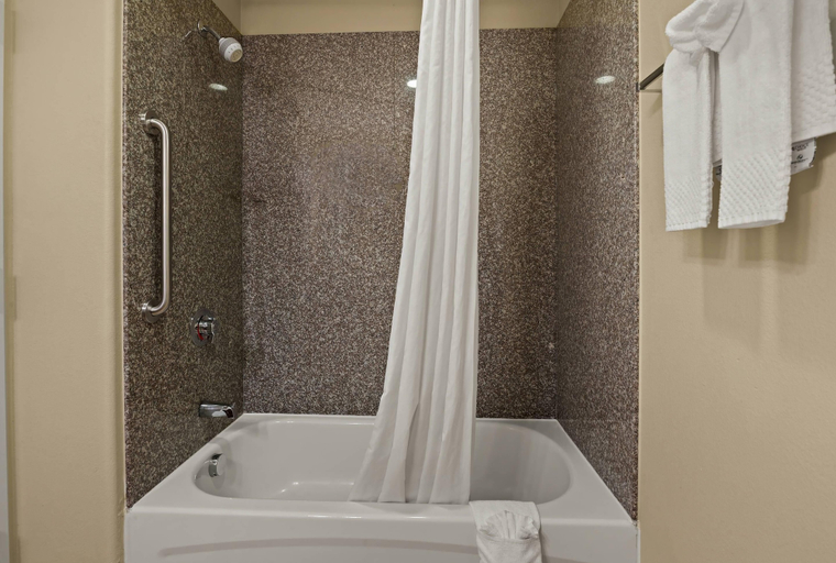 Bathroom 5, MainStay Suites Houma, Terrebonne