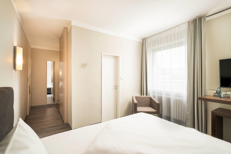 Bedroom 2, elaya hotel hannover city, Trademark by Wyndham, Region Hannover