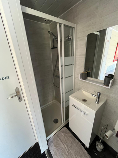 Bathroom 3, Un Petit Coin de Vende, Vendée