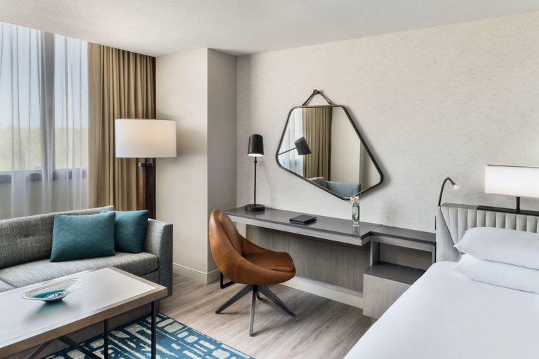 Bedroom 3, Hyatt Regency OHare Chicago, Cook